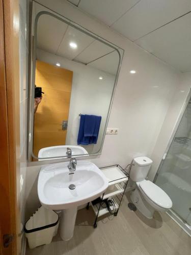 Habitación Doble Estándar con vistas al mar - 1 o 2 camas del hotel Horizonte. Foto 12