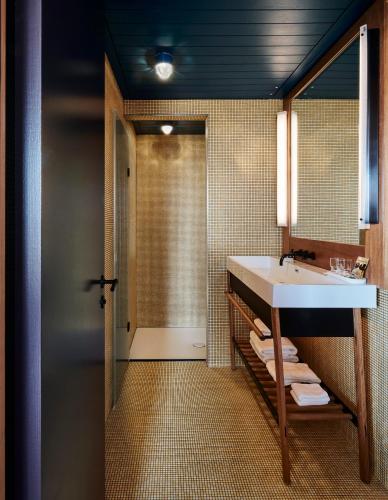 Deluxe Studio Suite with Wraparound Terrace del hotel The Standard London. Foto 2