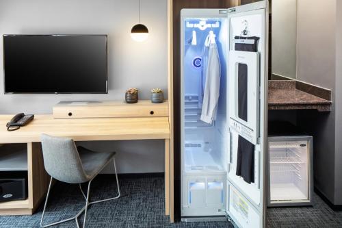 Habitación Executive con cama extragrande del hotel Henn na Hotel New York. Foto 3