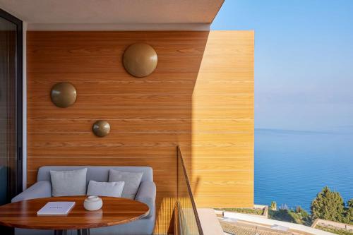 Suite de 1 dormitorio con vistas al mar Jónico del hotel Angsana Corfu Resort and Spa. Foto 5