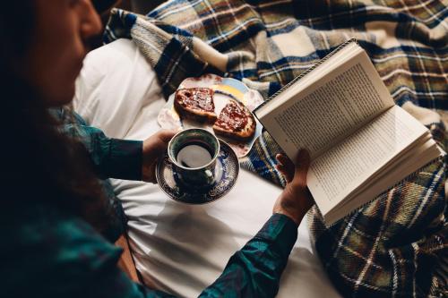 Habitación con cama de 1,95 x 2,05 del hotel The Other House - South Kensington. Foto 3