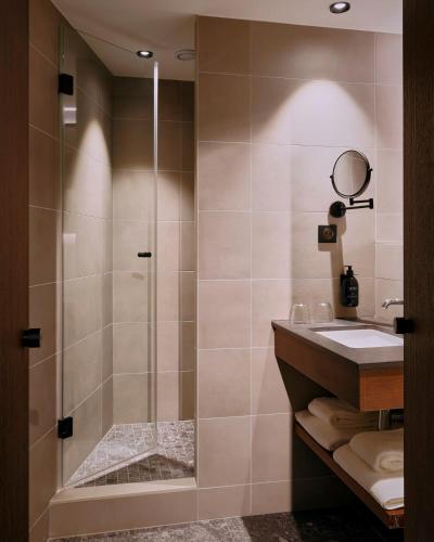 Habitación Doble Deluxe del hotel Le Bellune Paris. Foto 3