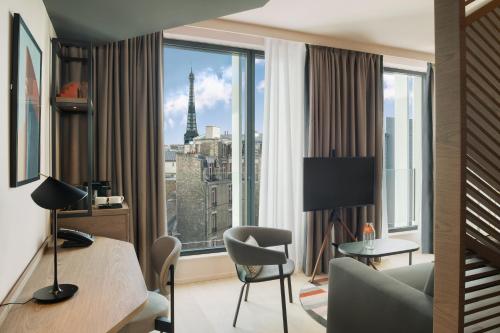 Eiffel Junior Suite del hotel Canopy by Hilton Paris Eiffel Tower. Foto 3