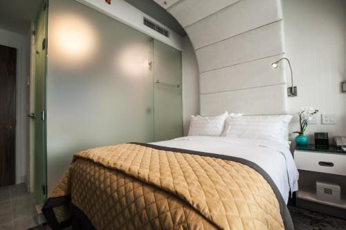 Habitación Premium con cama extragrande del hotel Wyndham Garden Brooklyn Sunset Park