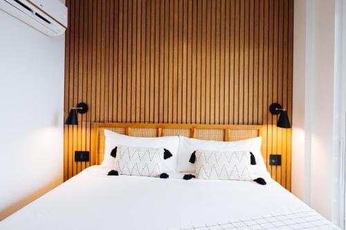 Habitación con cama extragrande. del hotel The Rockaway. Foto 4