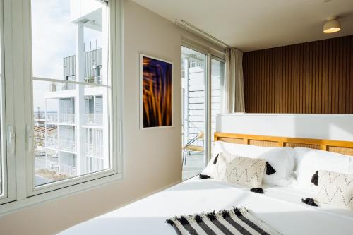 Suite Junior con terraza del hotel The Rockaway. Foto 3