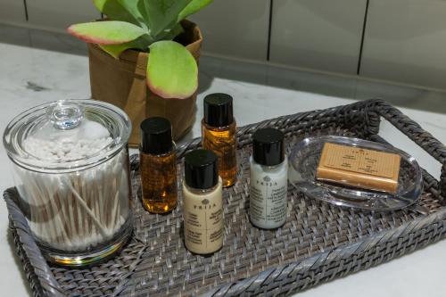 Estudio Deluxe con cama grande del hotel Merrion Row and Public House. Foto 4