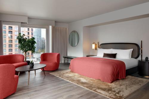 Manhattan Studio with King Bed and City View del hotel The Stratford London. Foto 1