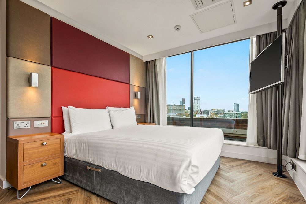 Dezign Suite del hotel Roomzzz London Stratford. Foto 1