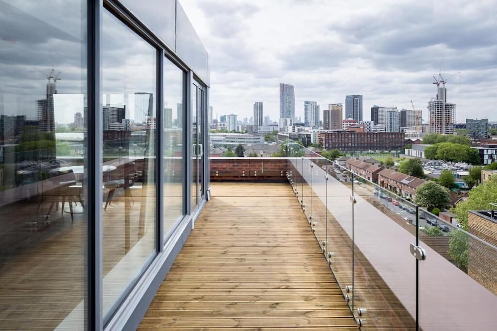 Dezign Suite del hotel Roomzzz London Stratford. Foto 2