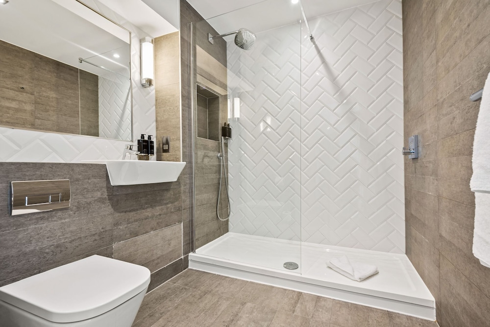Dezign Suite del hotel Roomzzz London Stratford. Foto 7