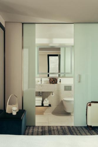 Estudio Deluxe con cama doble grande del hotel Park Terrace. Foto 1