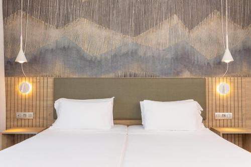 Suite con vistas frontales al océano del hotel Radisson Blu Resort Lanzarote - Adults Only +16. Foto 5