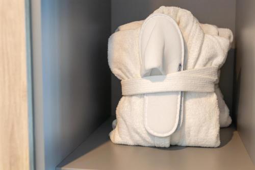 Suite con vistas frontales al océano del hotel Radisson Blu Resort Lanzarote - Adults Only +16. Foto 6