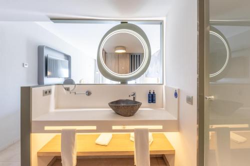 Suite Junior del hotel Radisson Blu Resort Lanzarote - Adults Only +16. Foto 16