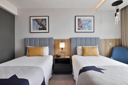 Habitación Doble adaptada para personas con movilidad reducida del hotel Riu Plaza London Victoria. Foto 2