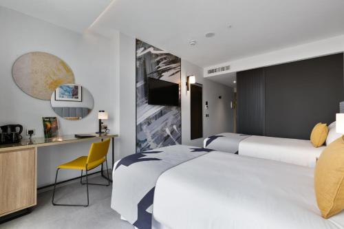 Habitación Doble Deluxe - 2 camas del hotel Riu Plaza London Victoria. Foto 5