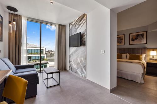 Suite Junior Familiar con cama extragrande del hotel Riu Plaza London Victoria. Foto 1