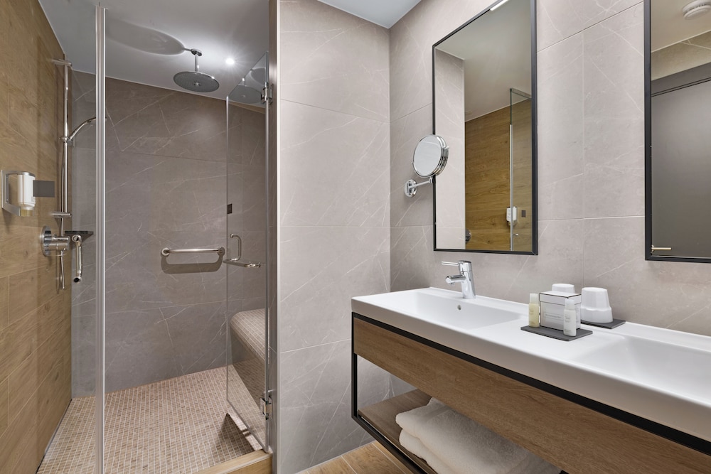 Habitación estándar, 2 camas individuales del hotel Riu Plaza London Victoria. Foto 7