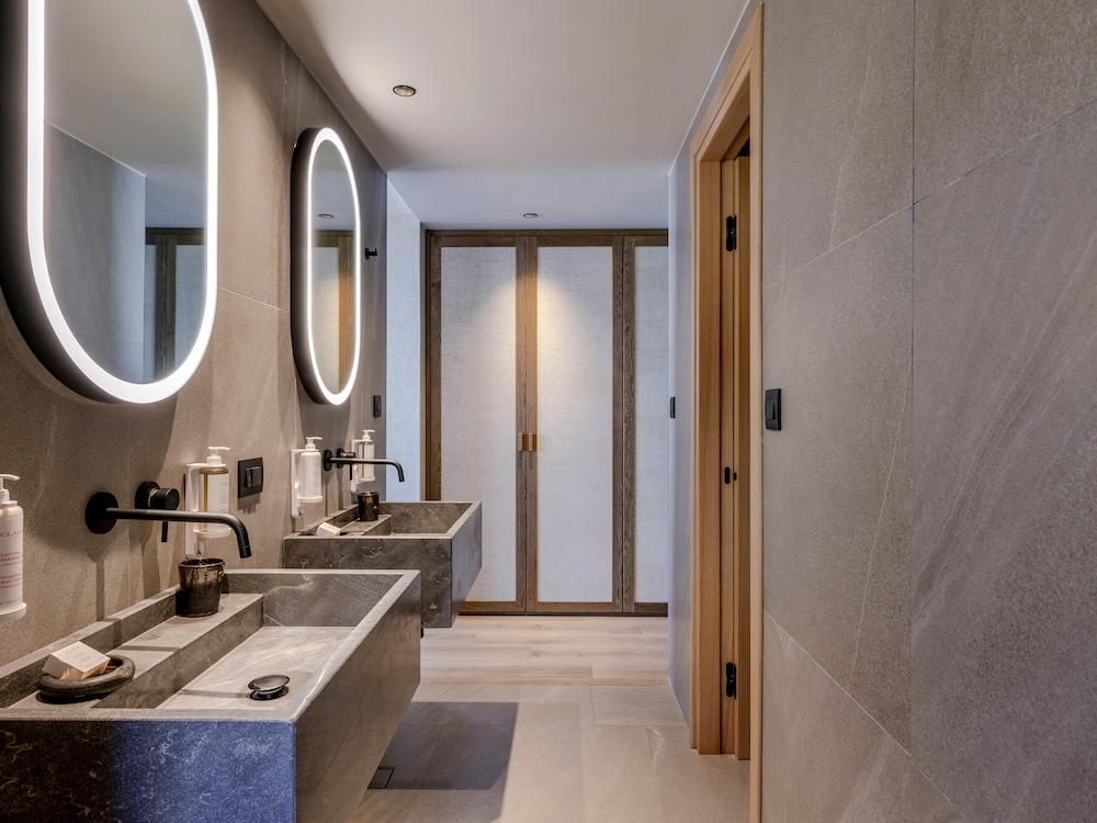 Suite Amazing Escape con Gran Piscina del hotel NIKO Seaside Resort Crete MGallery. Foto 7