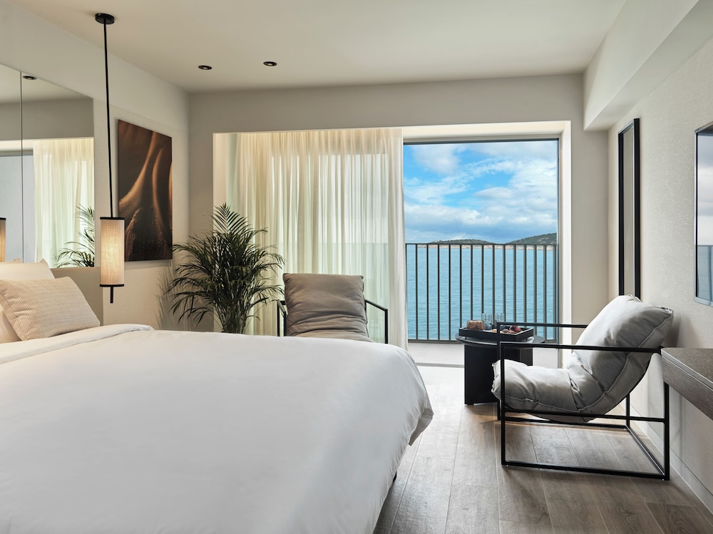 Habitación Deluxe Retreat con Vistas al Mar del hotel NIKO Seaside Resort Crete MGallery. Foto 4