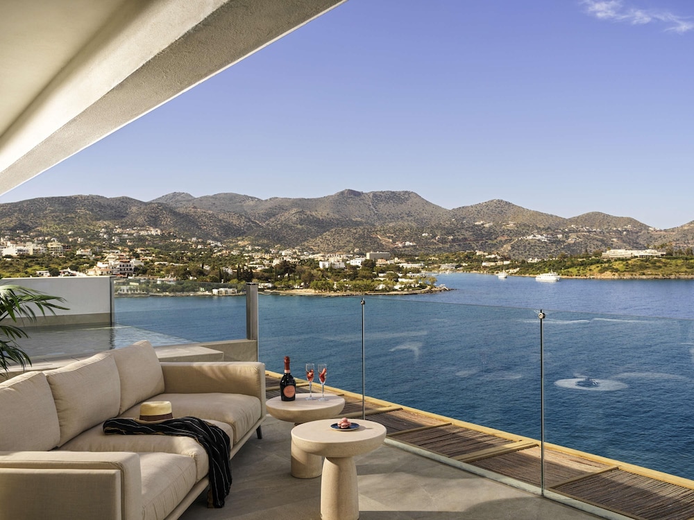 Suite Premier con Vistas al Mar y Piscina Privada del hotel NIKO Seaside Resort Crete MGallery. Foto 3