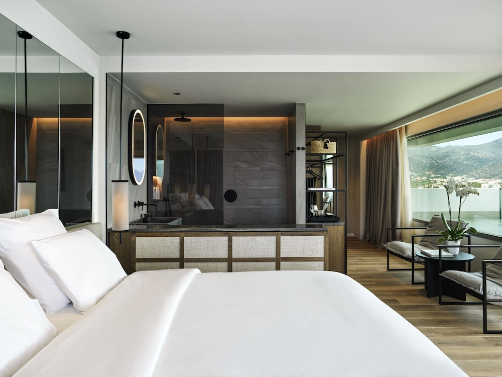 Suite Premier con Vistas al Mar y Piscina Privada del hotel NIKO Seaside Resort Crete MGallery. Foto 6