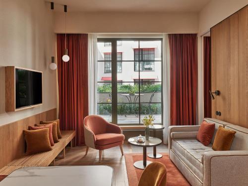 Suite con terraza del hotel The Julius Prague. Foto 1