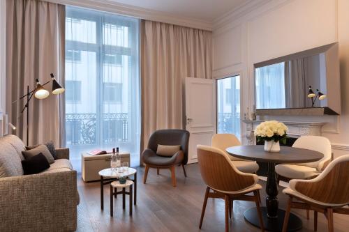 Apartamento de 1 dormitorio del hotel La Clef Champs-Élysées Paris By The Crest Collection. Foto 2