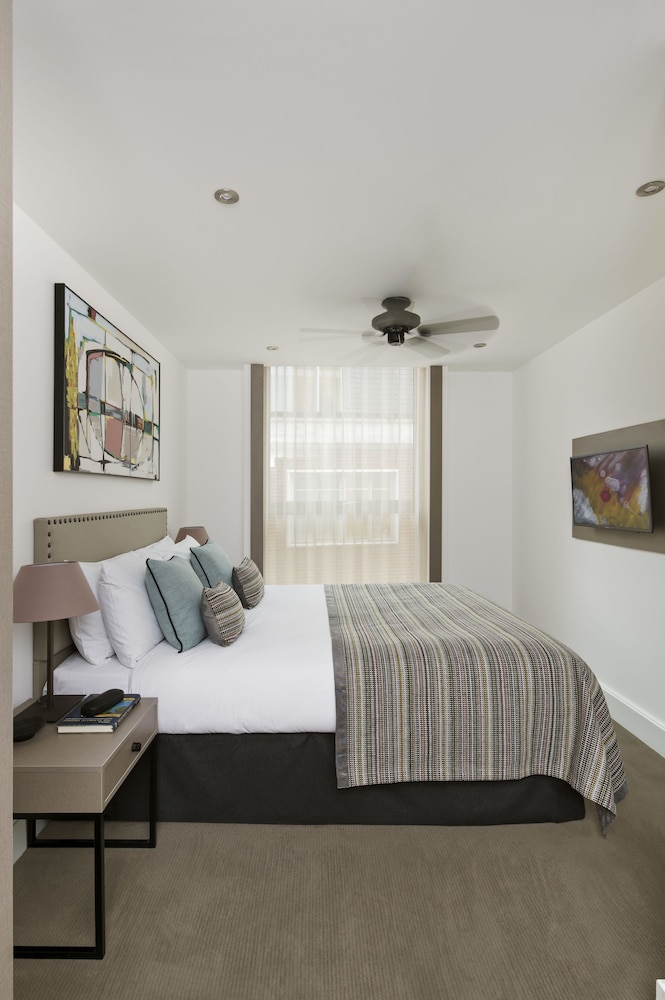 Suite ejecutiva, 2 habitaciones, balcón del hotel The Chronicle by Supercity Aparthotels. Foto 1