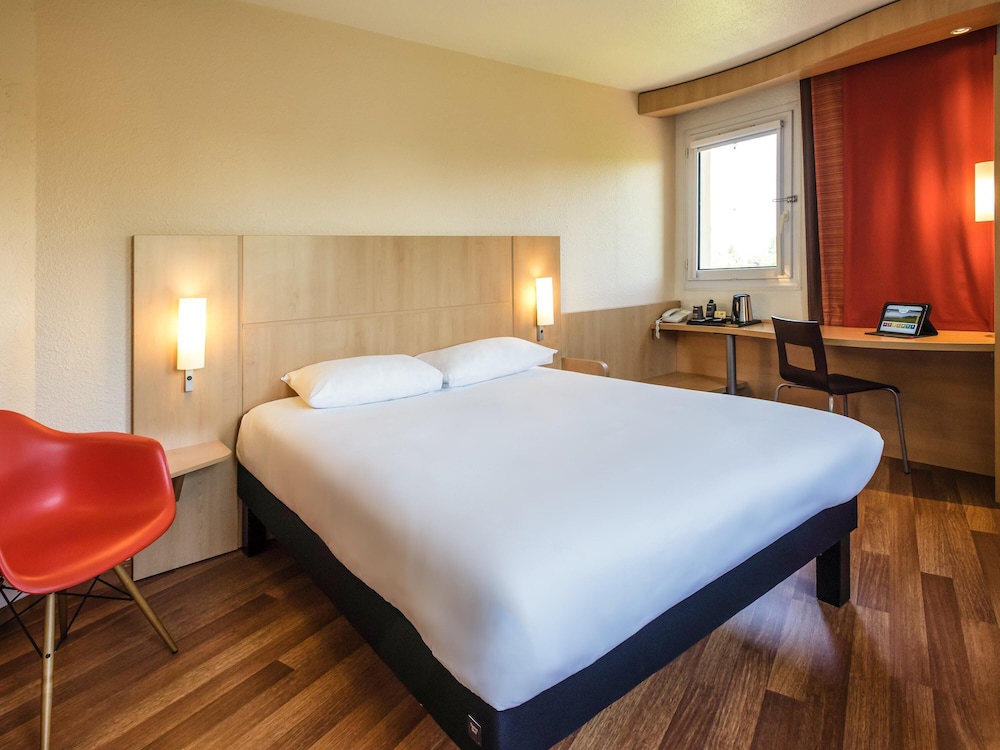 Habitación Estándar con 1 cama doble del hotel ibis Chateau Thierry. Foto 4