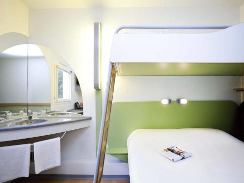 Habitación Triple con litera del hotel ibis budget Sisteron