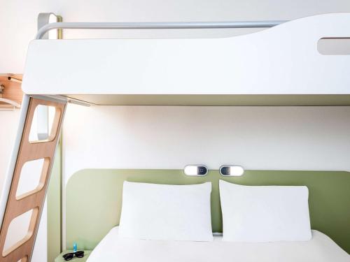 Triple Room - Reduced Mobility del hotel ibis budget Sisteron. Foto 7