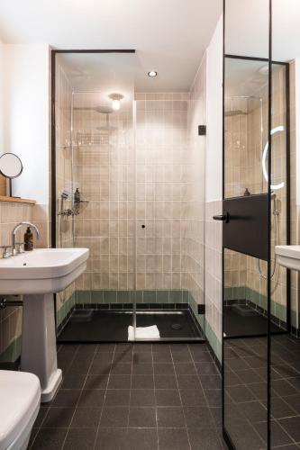 Alojamiento Doble Acogedor con cama grande del hotel Le Grand Quartier