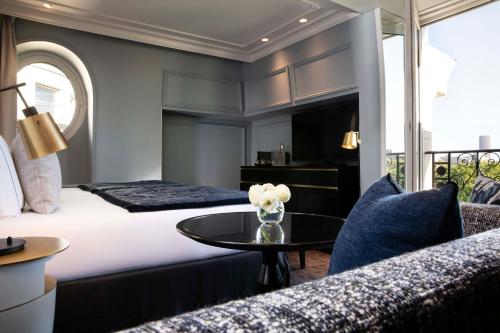 Habitación Deluxe con vistas a la Torre Eiffel del hotel Le Damantin and Spa. Foto 4