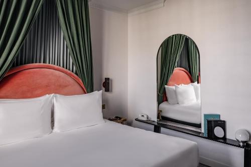 Habitación Doble Deluxe - 1 o 2 camas - Uzès del hotel Grands Boulevards Experimental. Foto 5