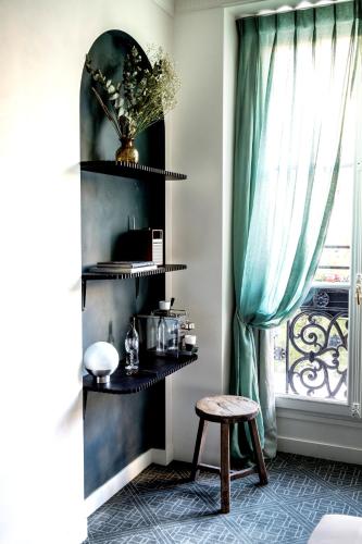 Habitación Doble Deluxe - 1 o 2 camas - Uzès del hotel Grands Boulevards Experimental. Foto 9