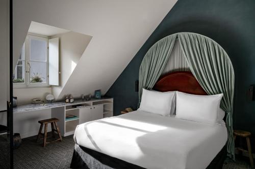 Suite Junior - Parisian Eaves del hotel Grands Boulevards Experimental. Foto 5