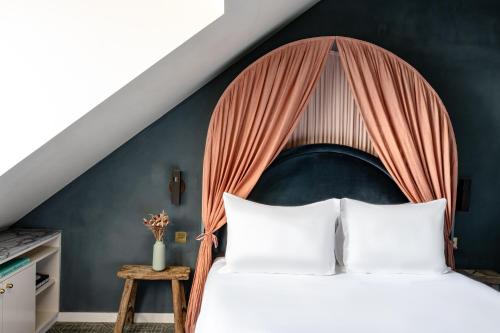Suite Junior - Parisian Eaves del hotel Grands Boulevards Experimental. Foto 6