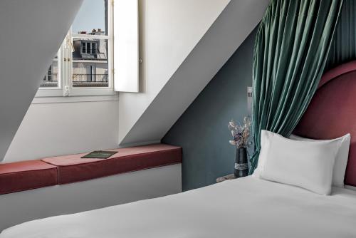 Suite Junior - Parisian Eaves del hotel Grands Boulevards Experimental. Foto 14