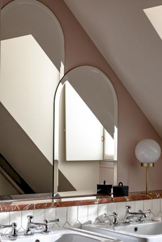 Suite Junior - Parisian Eaves del hotel Grands Boulevards Experimental. Foto 16