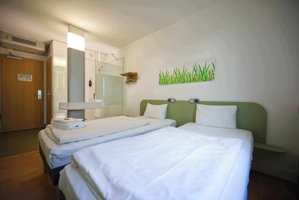 Habitación Doble con dos camas individuales del hotel Ibis Budget Koeln Messe