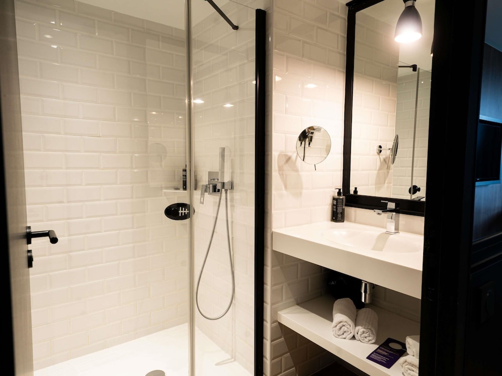 Habitación Estándar con 1 cama doble del hotel ibis Styles Castelnaudary. Foto 3