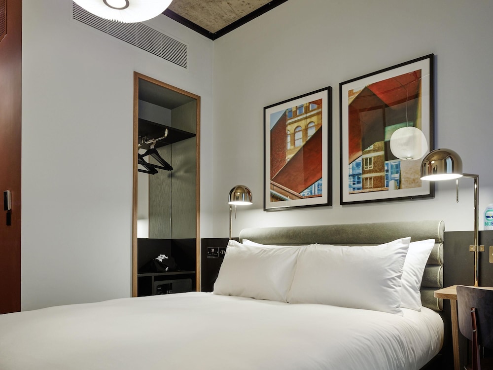 Habitación de diseño (TRIBE Essential atrium) del hotel Tribe London Canary Wharf. Foto 4