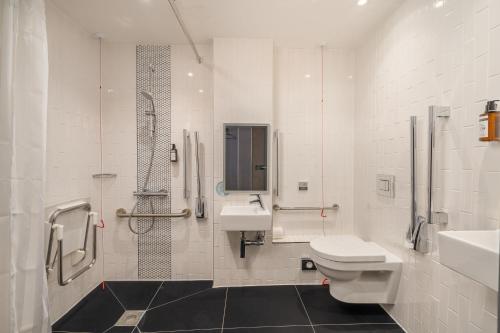 Alojamiento Doble con ventana - Adaptada para personas con discapacidad del hotel Point A Kensington Olympia. Foto 5