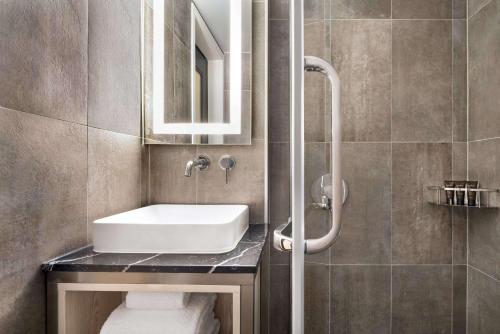 Habitación - No fumadores - Cama grande del hotel Wingate by Wyndham New York Midtown South/5th Ave