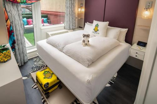 Alojamiento Cosmo Connector con terraza del hotel Staypineapple, An Artful Hotel, Midtown