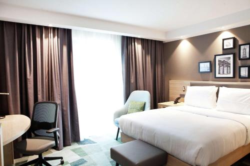 Habitación con vistas al río - Cama grande del hotel Hampton By Hilton Berlin City East Side Gallery