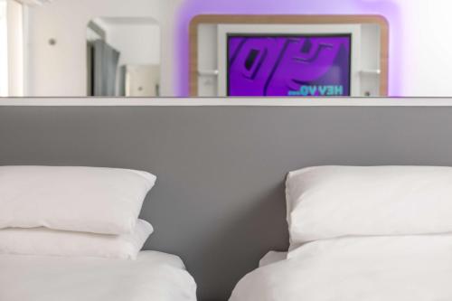 Alojamiento Doble Premium - 2 camas del hotel Yotel Edinburgh. Foto 2