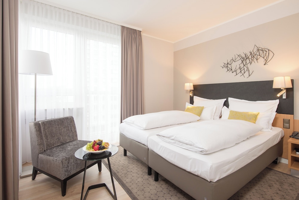 Habitación estándar con cama doble o dos camas individuales del hotel Mercure Köln Belfortstraße. Foto 2